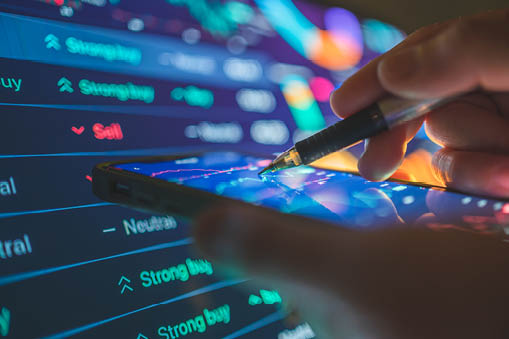 IU April - Day Trader