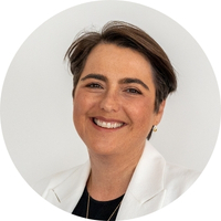 Headshot of Naomi James