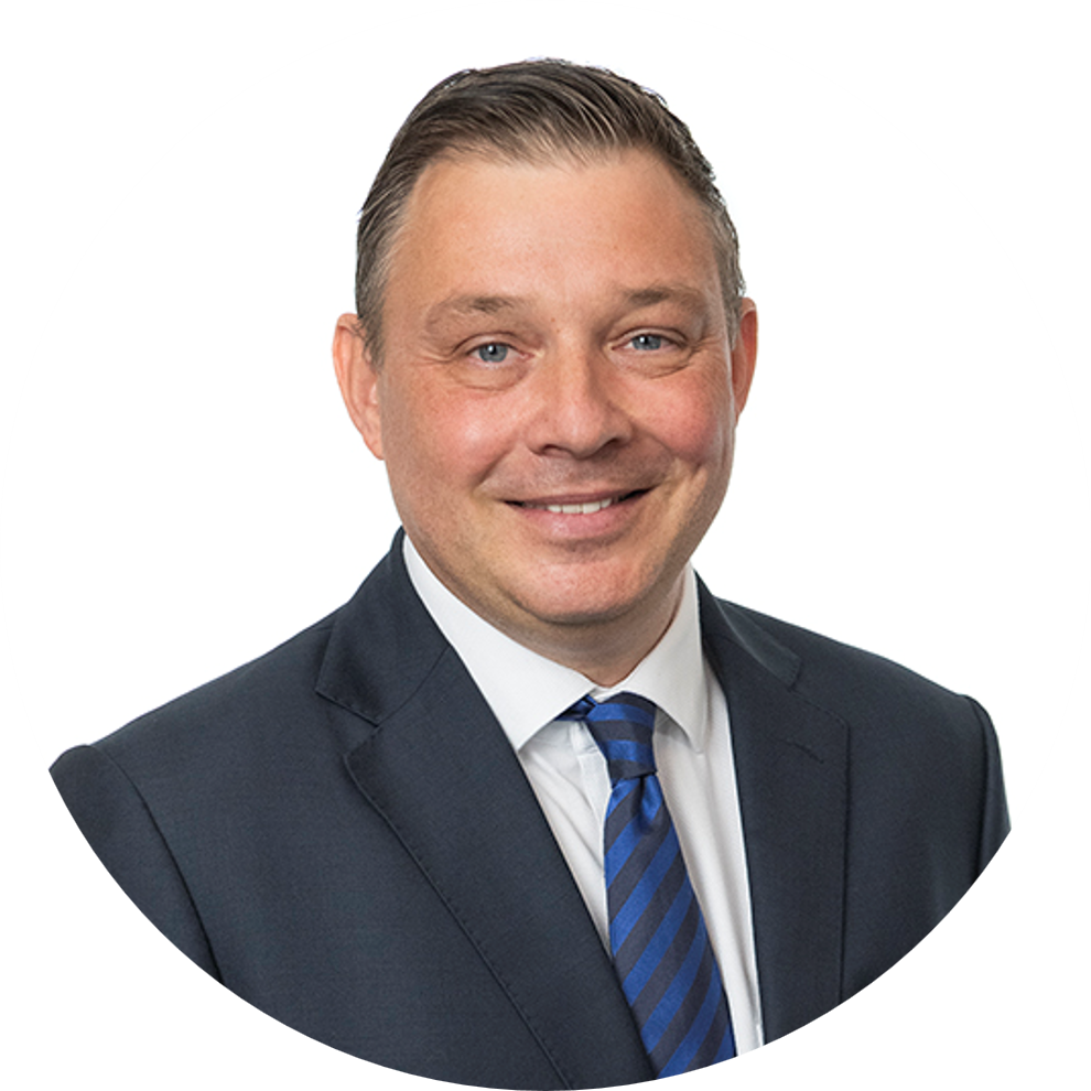 Tim Humphreys, Ausbil