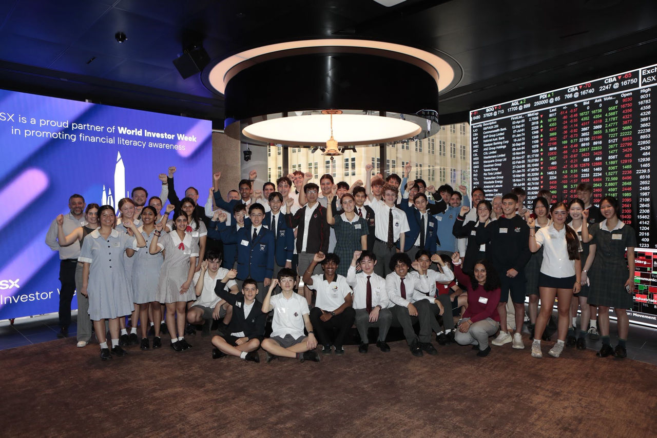 2025 Ring the bell - cheering